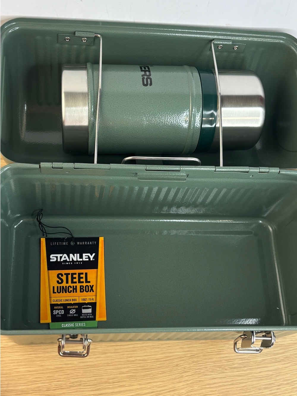 Stanley Classic Lunch Box Durable Metal Vintage Style With Thermos NWOT - Picture 8 of 12